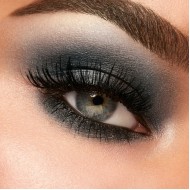 Skropstu tuša Luxurious Lashes Extra Volume Brush